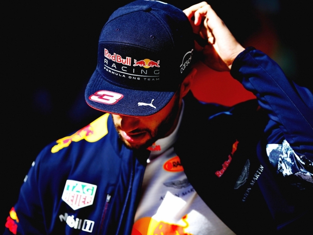 Ricciardo: Need to get a few people on the bed