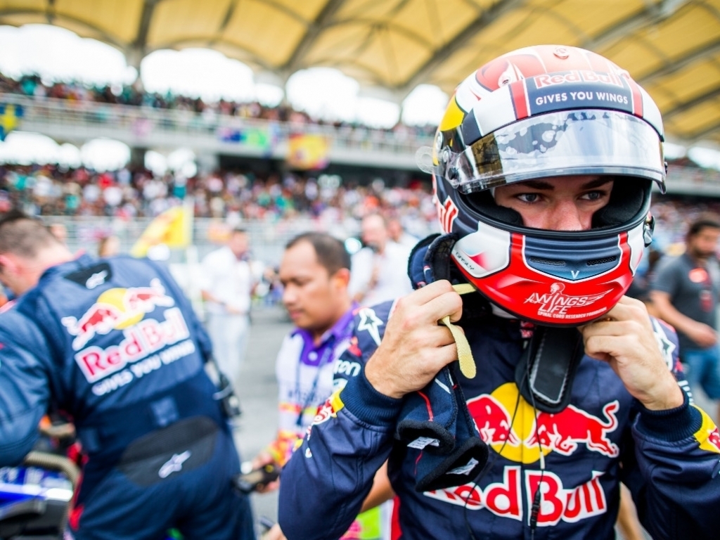 Another Toro Rosso, another Renault issue