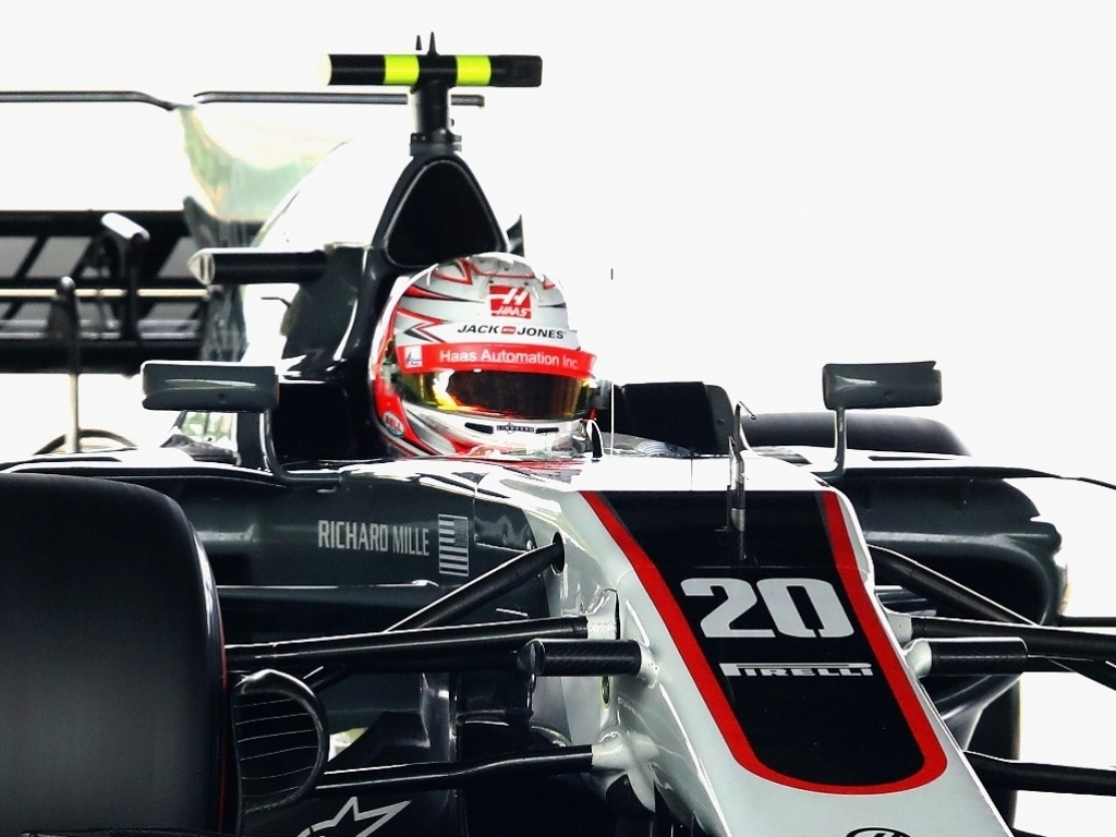 Magnussen: Less negative pressure at Haas