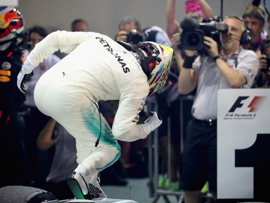 Humble Mercedes not banking on a fifth double