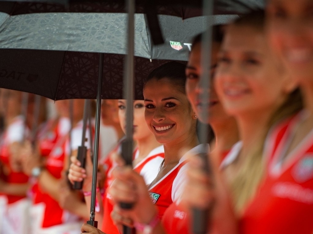 Claire Williams backs decision to axe grid girls