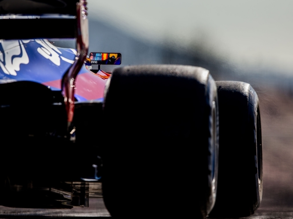 Pirelli balance degradation with pace