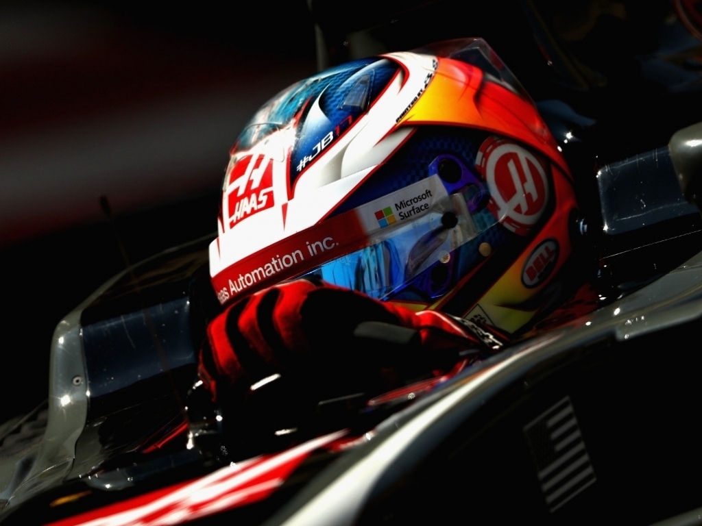 Grosjean lifts the lid on 2018 helmet design