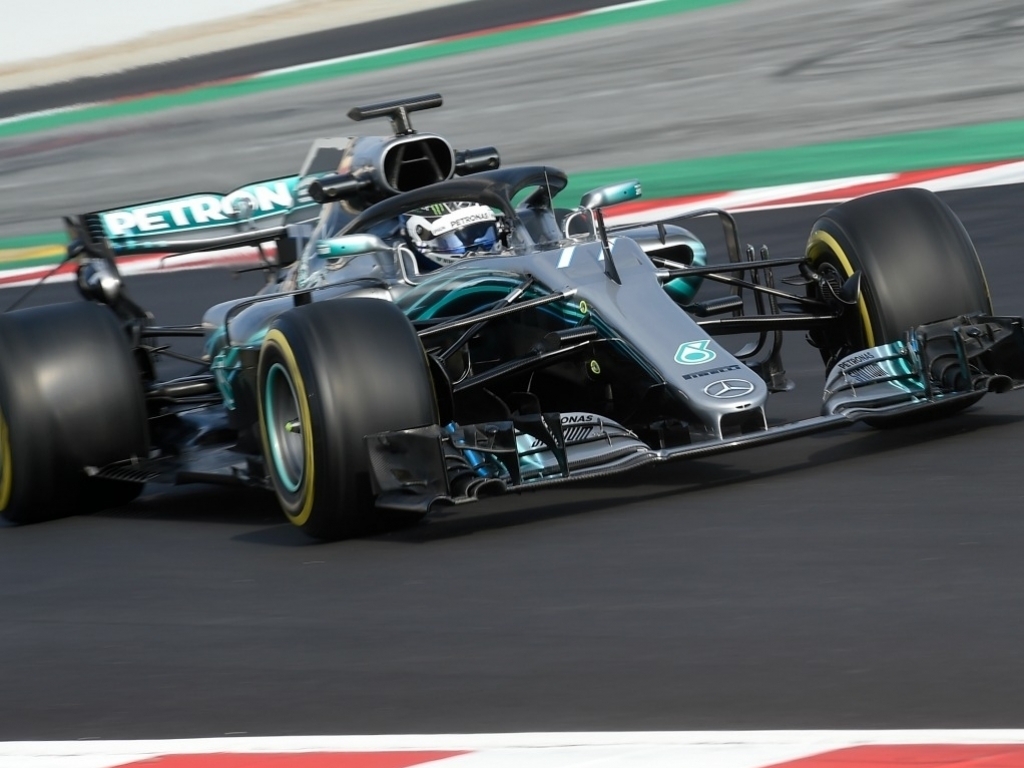Bottas on top in freezing Barcelona
