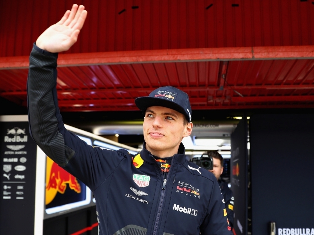 Red Bull won’t commit to Renault’s deadline