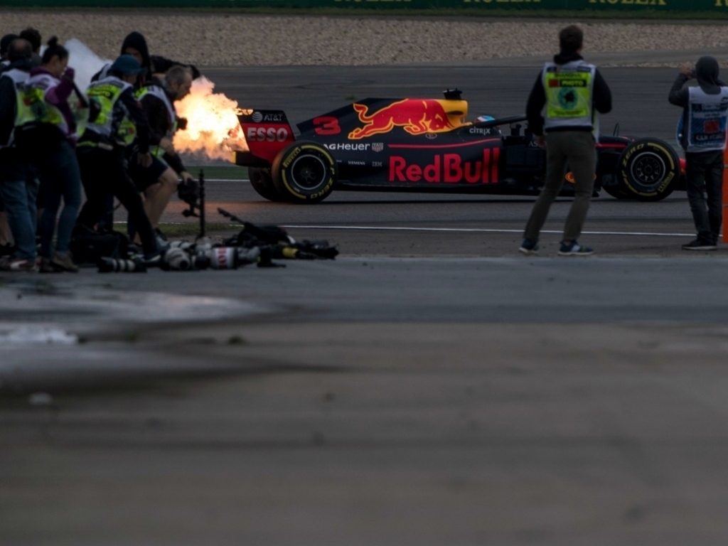 Ricciardo losing faith in Renault power unit