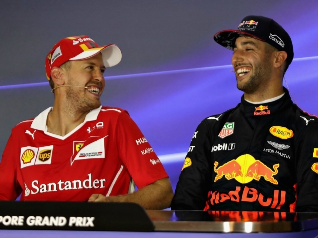 Ricciardo signs option with Ferrari – report