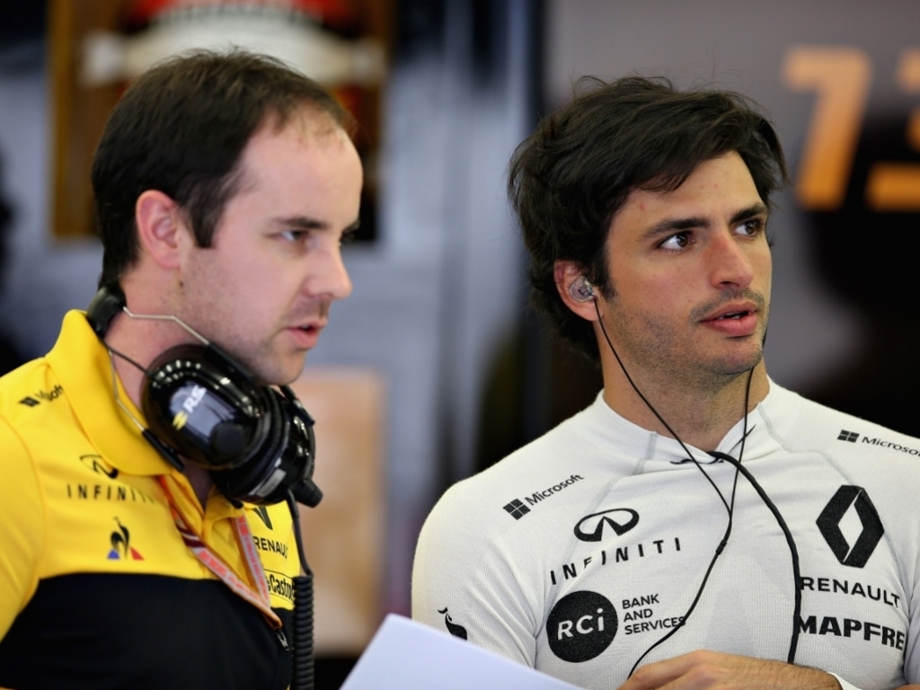 Renault preparing for Sainz exit