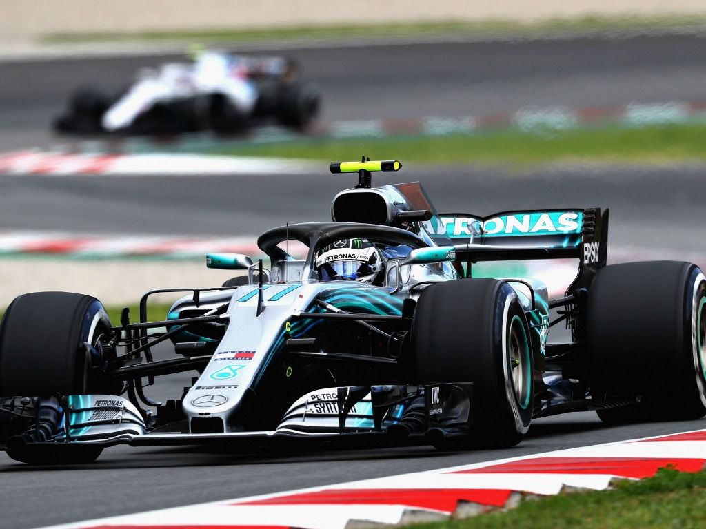 Mercedes hit by engine upgrade delay