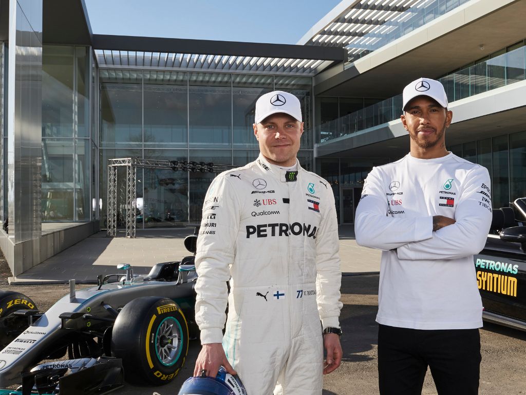 Lauda ‘guarantees’ Merc duo will both re-sign