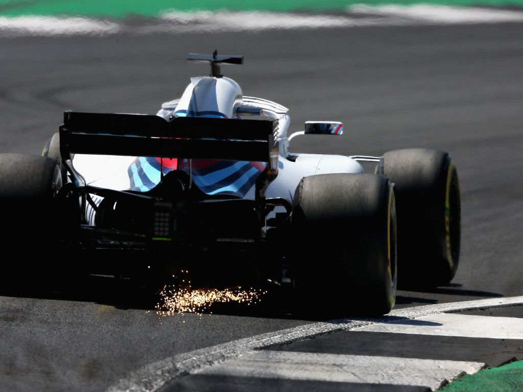 Williams persist with wing despite catastrophic issue