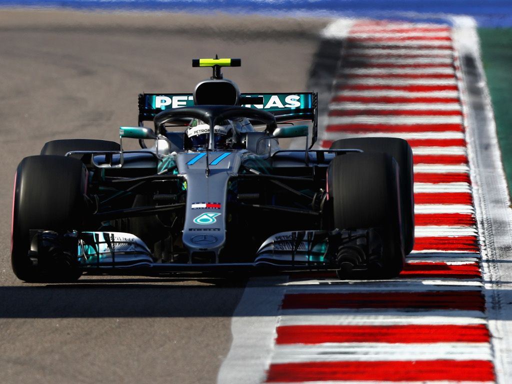 Qualy: Bottas pips Hamilton to pole in Russia