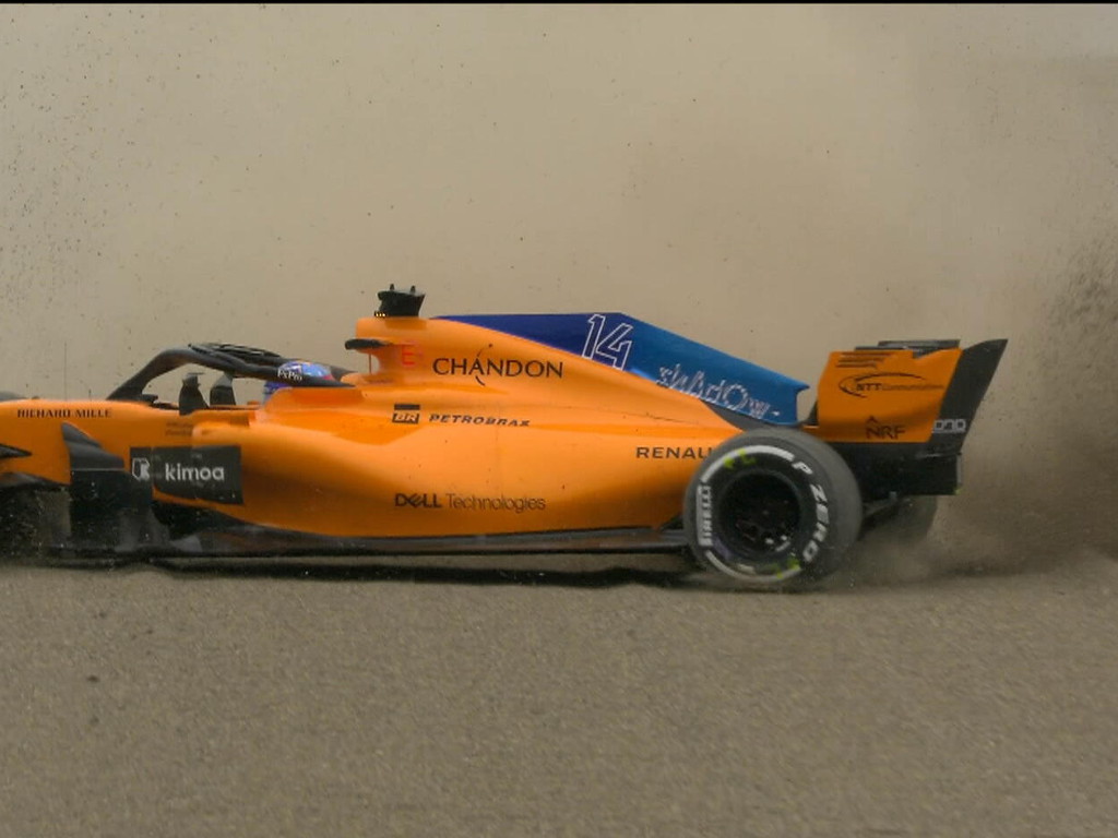 Massive moment for Alonso in the Degner dirt