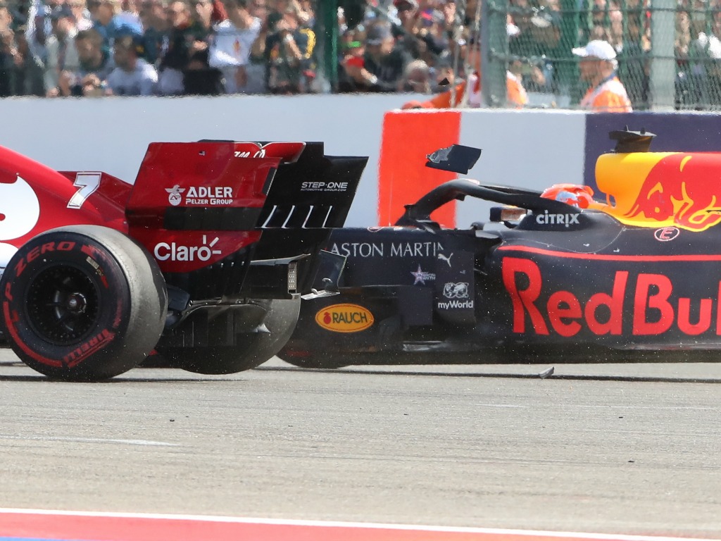 Verstappen retires after Raikkonen contact