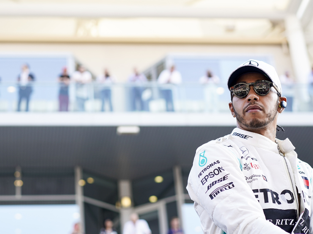 Briatore says Ferrari shouldn’t rush to sign Hamilton