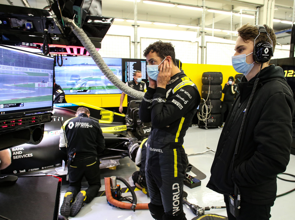 Ricciardo wants to feel the ‘heat’ of Bahrain