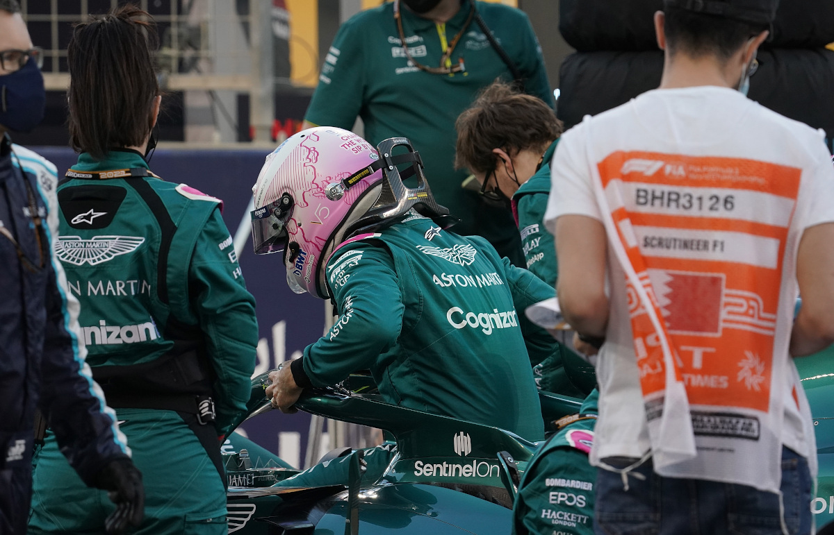 ‘Pressure is on Vettel who never reacts well to it’