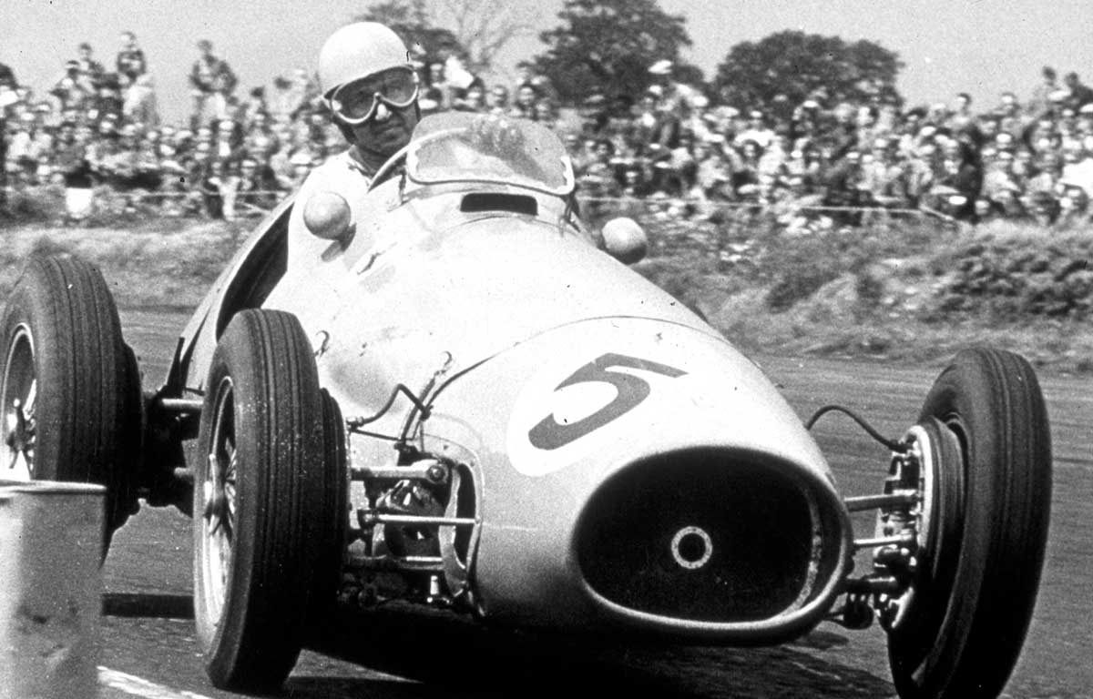 Alberto Ascari monument unveiled in Milan
