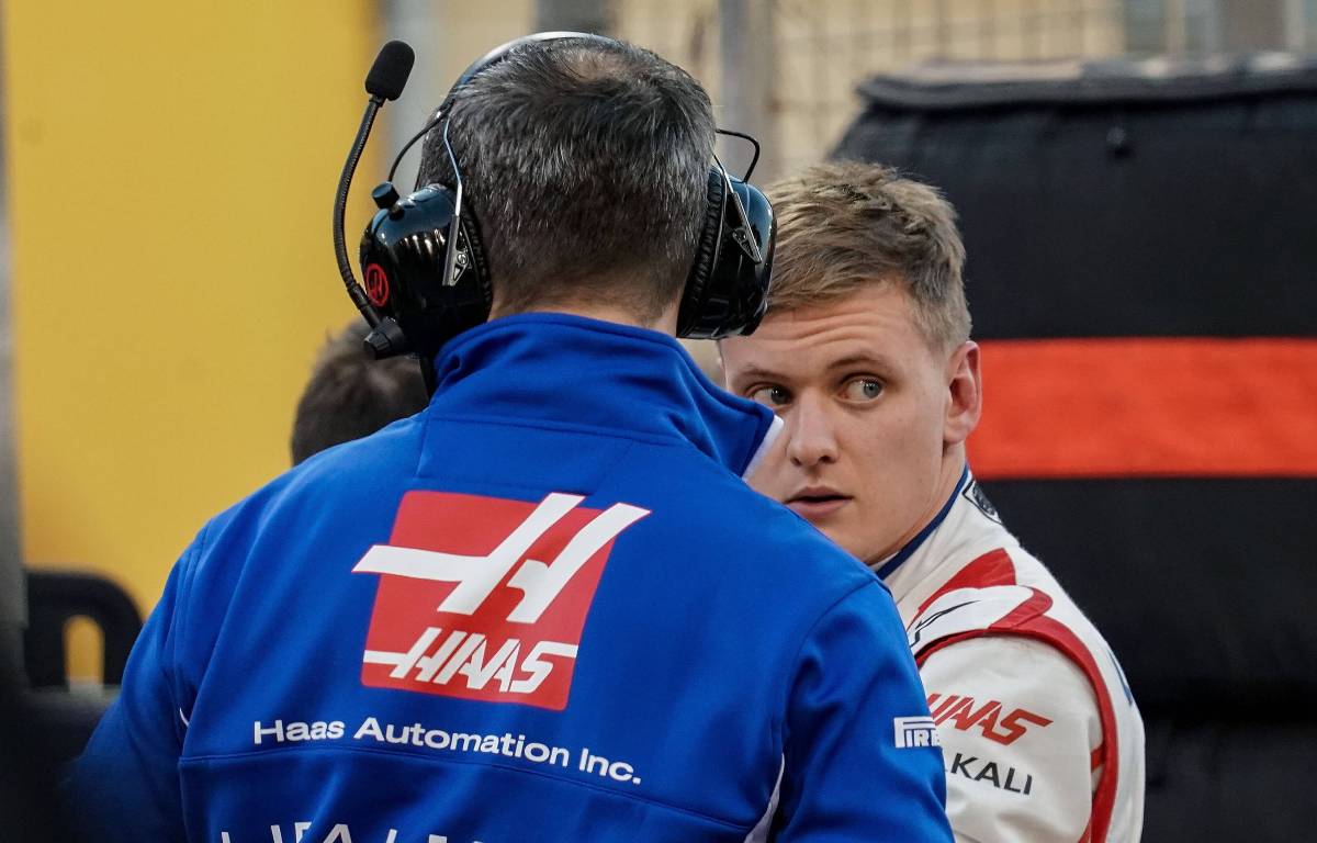 What catches Inspector Mick’s eye in parc ferme?