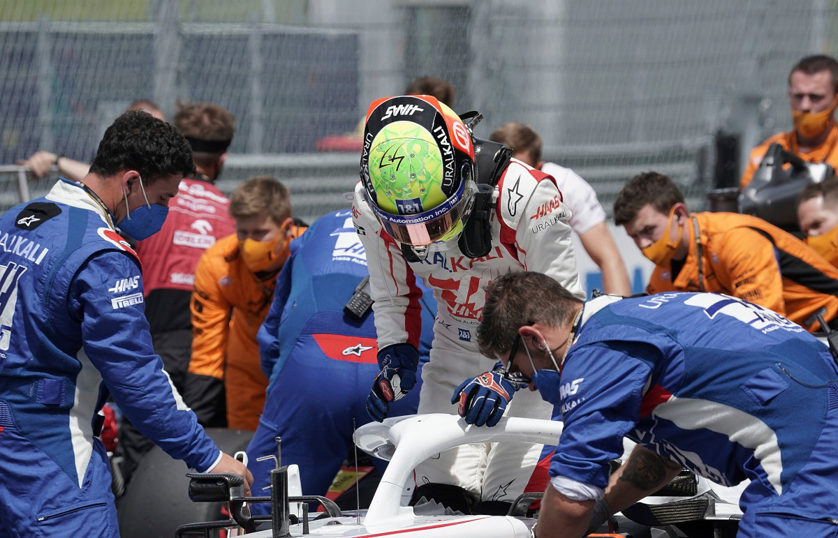 Haas ‘can’t really judge Schumacher’s ultimate pace’
