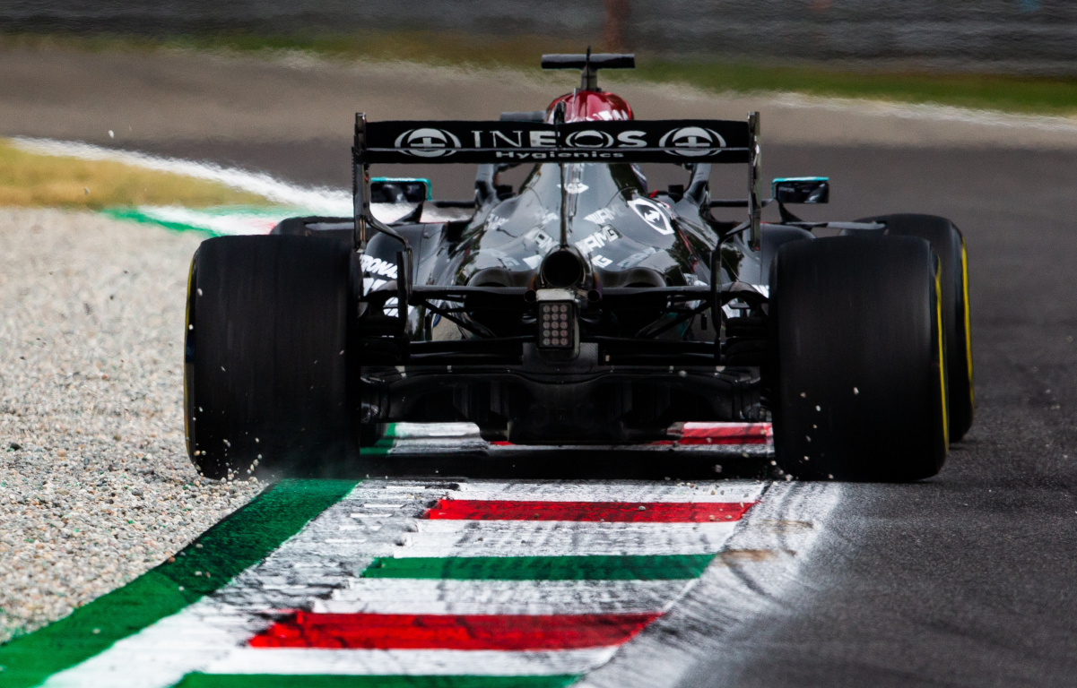 Engine dilemma causing ‘headaches’ at Mercedes