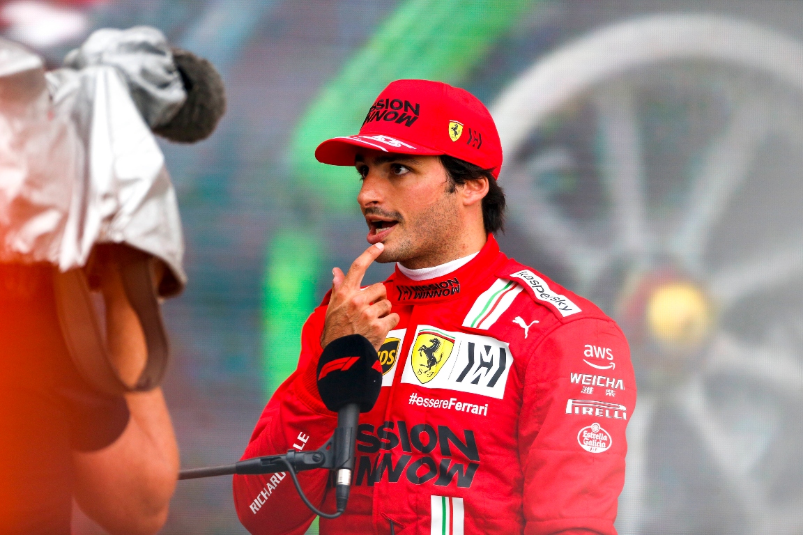 Carlos Sainz speaking to the media at Sochi. Russia September 2021