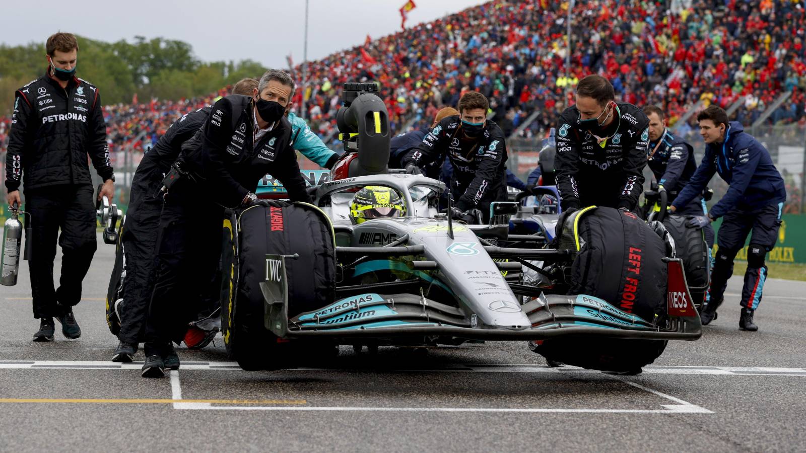 ‘Time running out’ for Mercedes to find W13 solutions