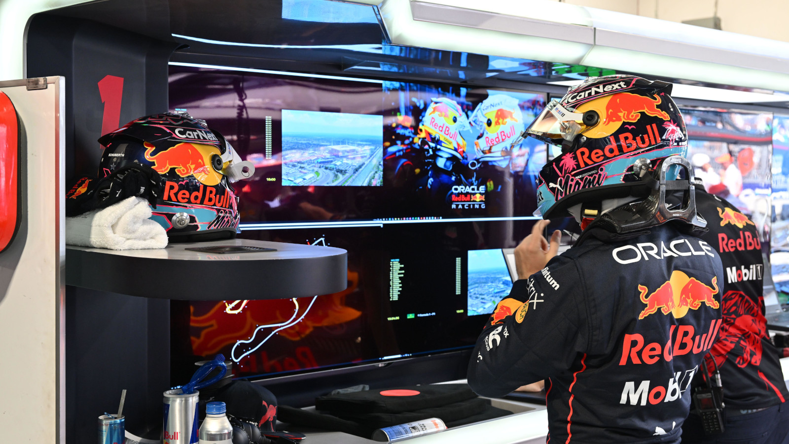 Marko asks: Ferrari have front row but what about tyres?