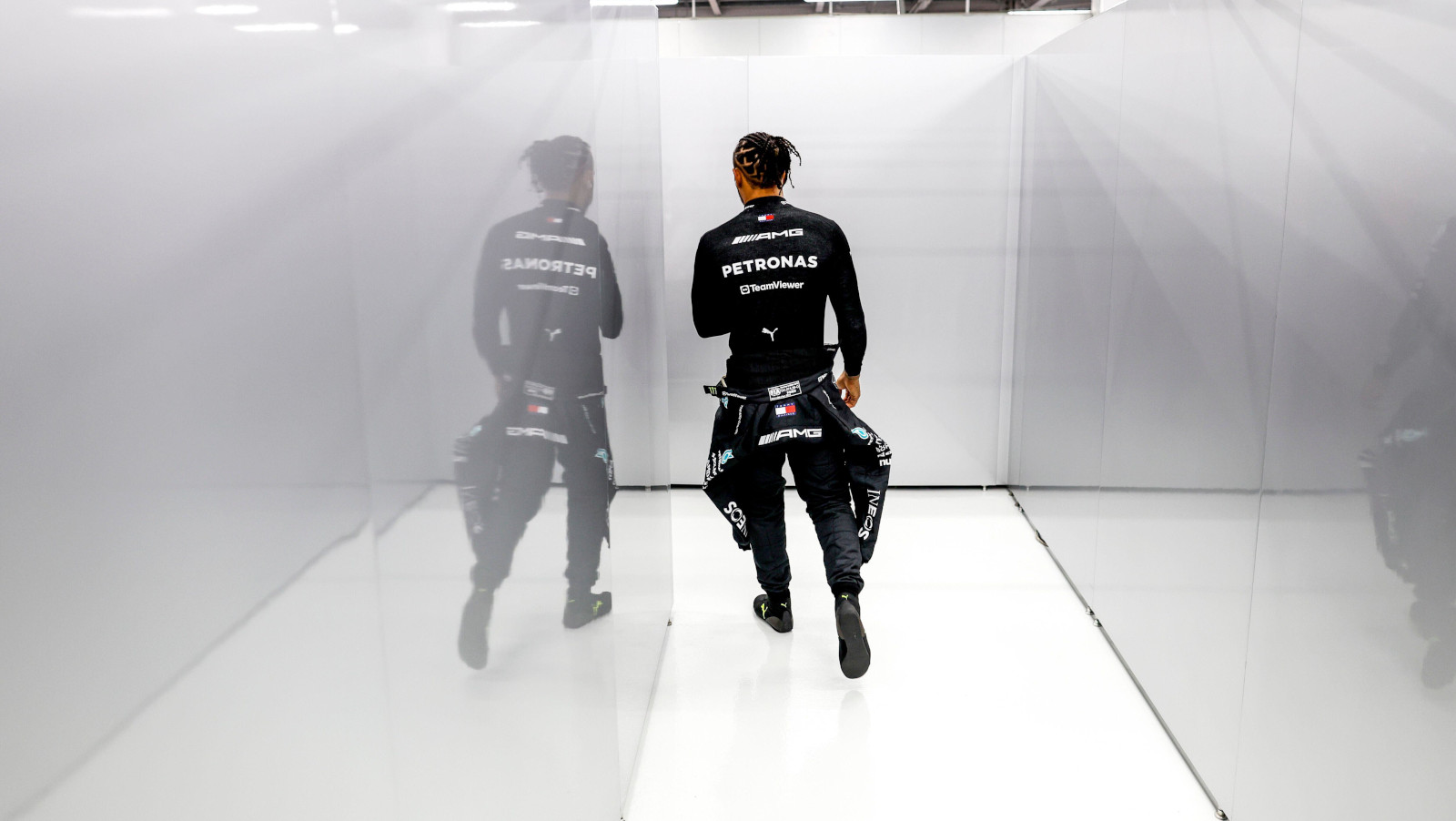 ‘The other top three teams are not looking at Lewis Hamilton’