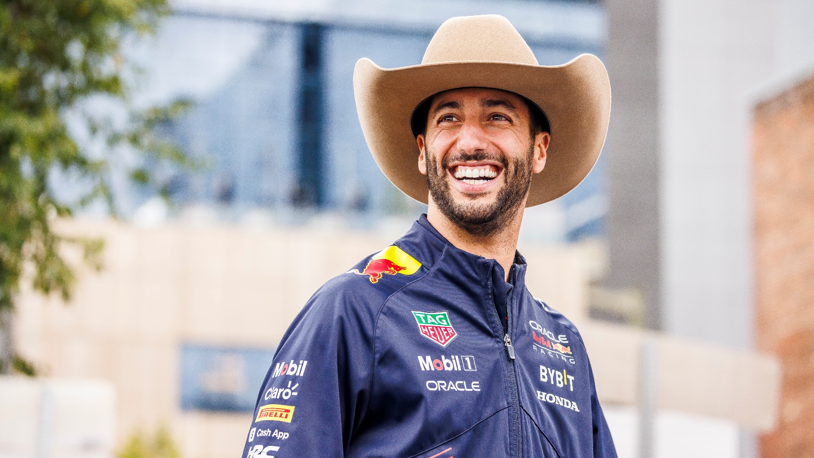 Jacques Villeneuve takes aim at ‘smiling’ Daniel Ricciardo as F1 return nears