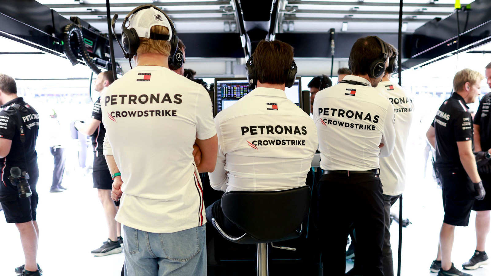 Toto Wolff’s right-hand man linked to Ferrari switch along with Lewis Hamilton
