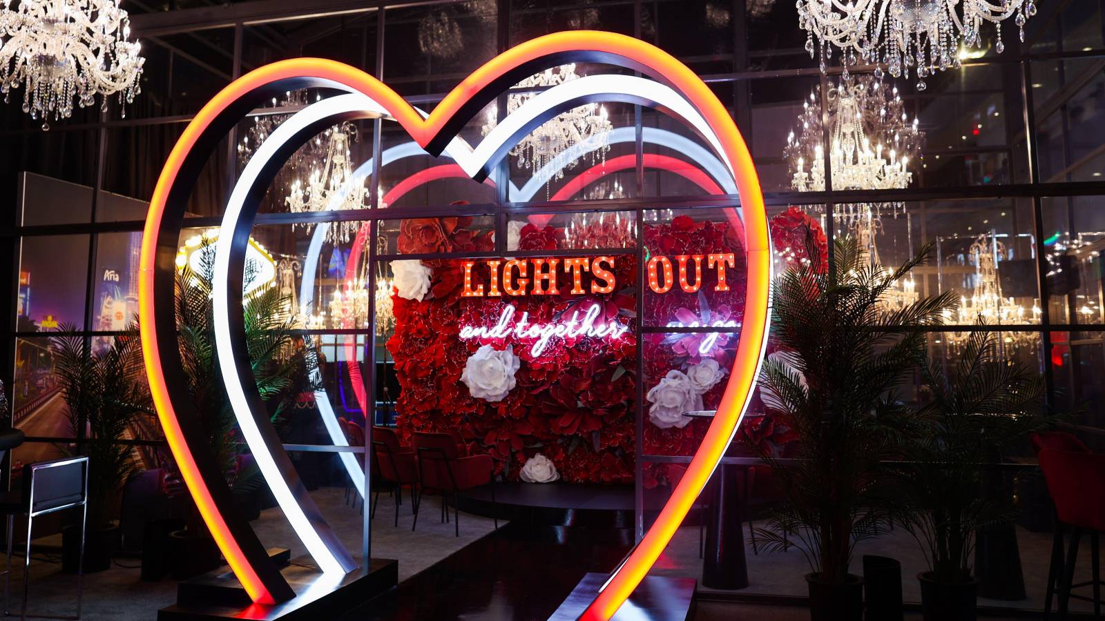 F1 World Champion makes use of Las Vegas paddock chapel to tie the knot