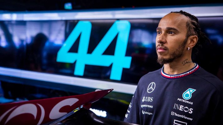 Lewis Hamilton Mercedes W15 PlanetF1
