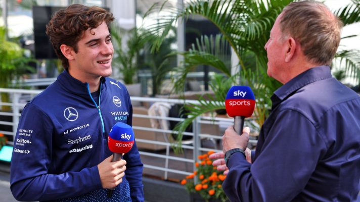 Martin Brundle talking to Franco Colapinto at the 2024 Mexican Grand Prix.