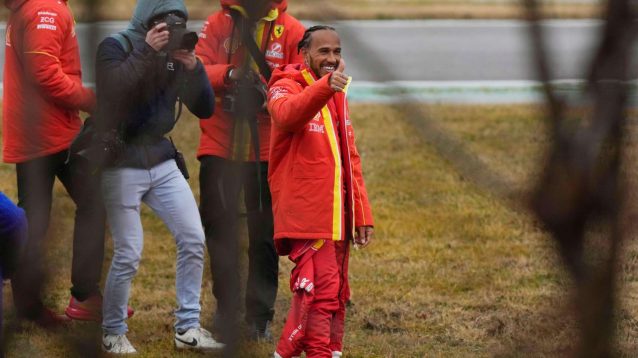 F1 news: Lewis Hamilton gives a thumbs up to Ferrari fans at Fiorano.