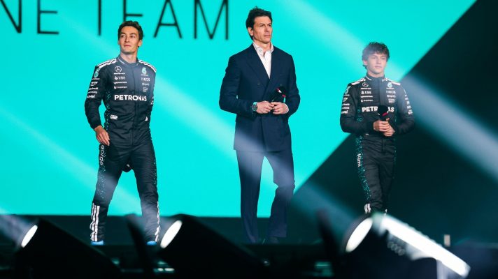 Toto Wolff with George Russell and Kimi Antonelli