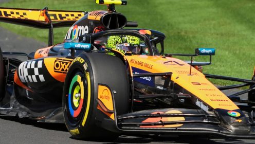 Australian GP: Big crash for Bearman as Norris sets the pace and Carlos shines in FP1