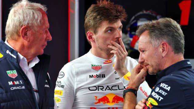 Helmut Marko in the Red Bull garage with Max Verstappen and Christian Horner