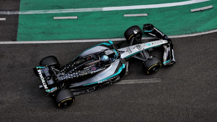 Mercedes W16 - Russell