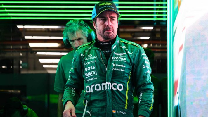 Fernando Alonso Aston Martin AMR25 Formula 1 F1 PlanetF1 Singapore Grand Prix