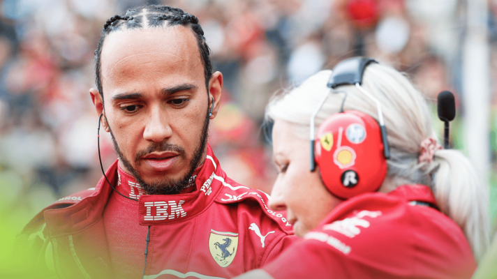 Lewis Hamilton and Angela Cullen on conversation on the grid in China