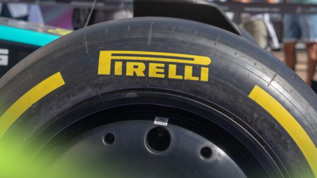 Medium Pirelli F1 tyres.