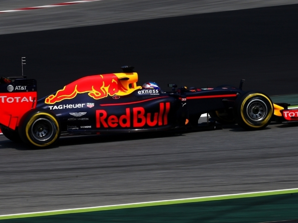 Barcelona Day 2: Verstappen Quickest | PlanetF1 : PlanetF1