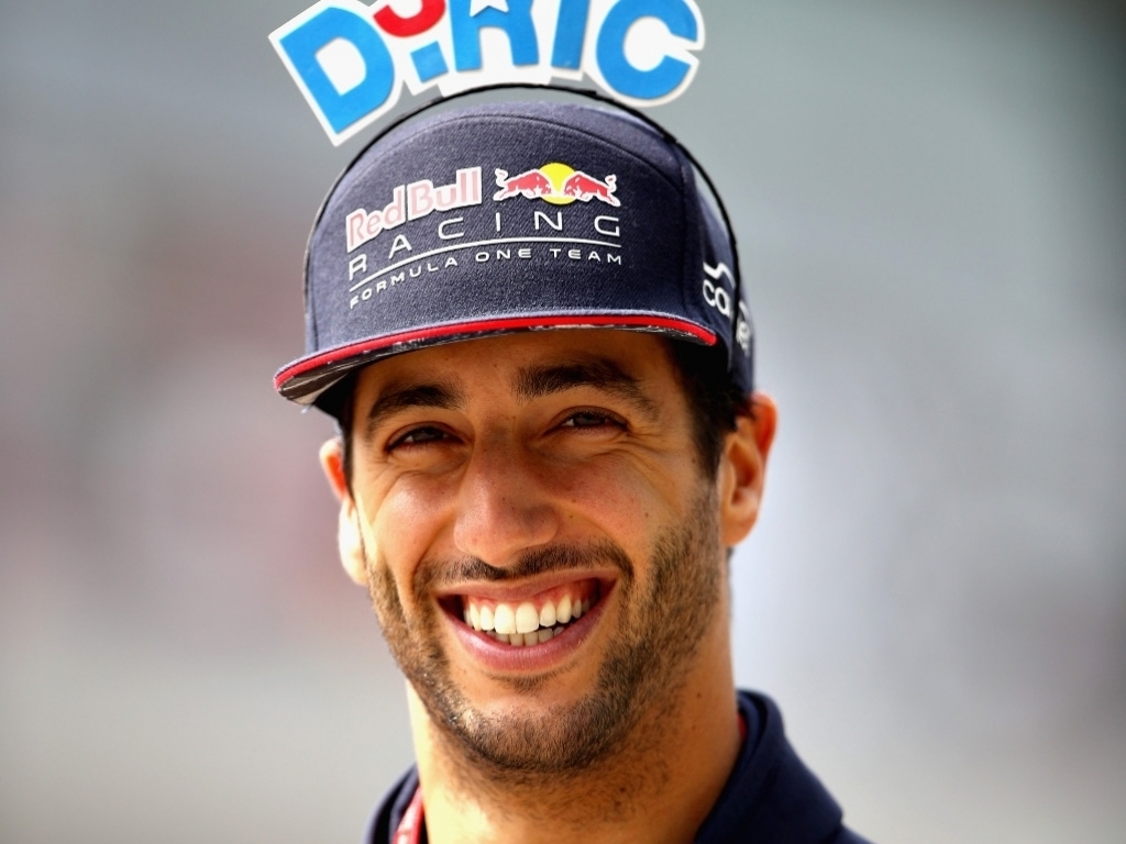 'Bored' Ricciardo planned Vettel contact | PlanetF1 : PlanetF1