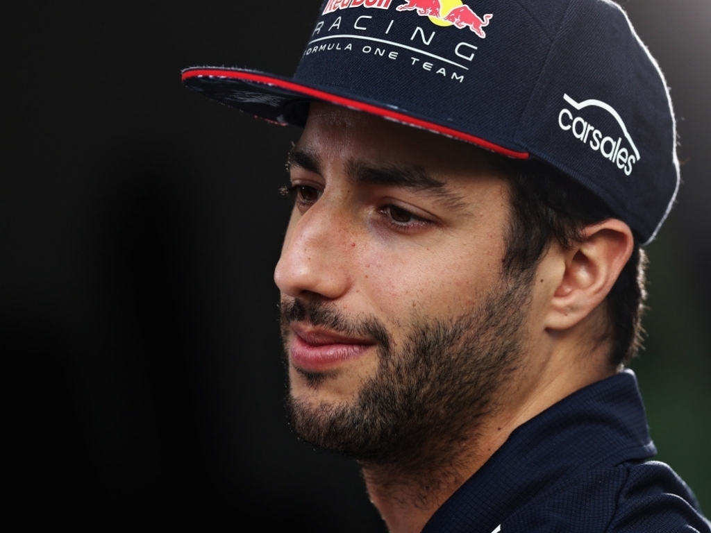 Ricciardo: The Ferrari question from fans, media | PlanetF1 : PlanetF1