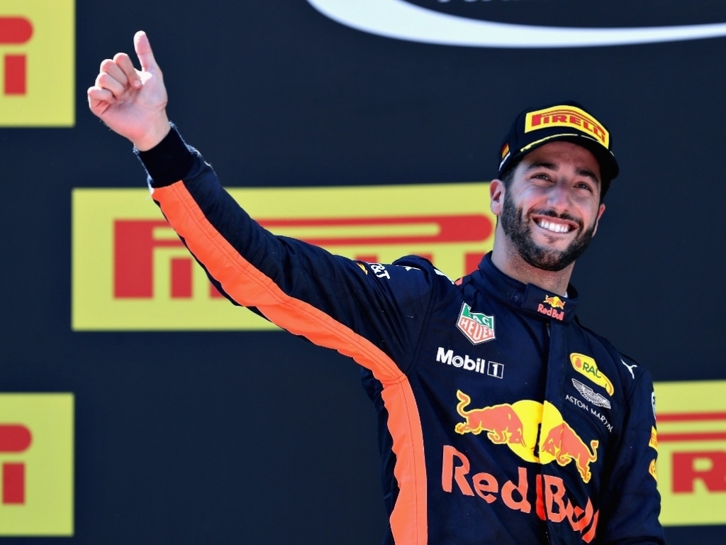 Ricciardo supports McLaren-Renault move  PlanetF1