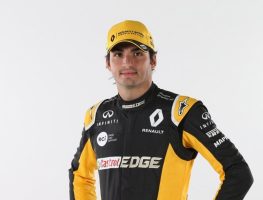 Sainz shows off his new Renault kit