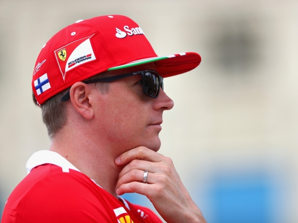 Raikkonen sets pace, Alonso’s surprise crash