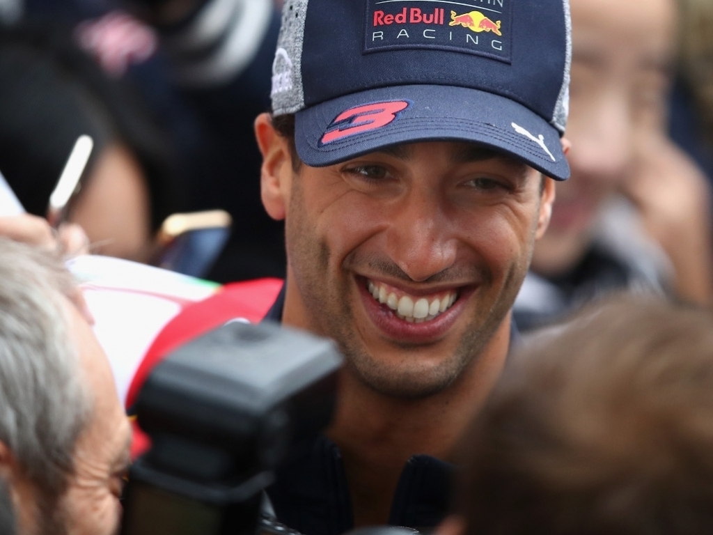 Race: Balls-to-the-wall Ricciardo wins Chinese GP | PlanetF1 : PlanetF1