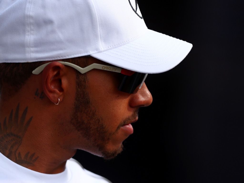 Lewis Hamilton hits out at 'ex-driver' commentators